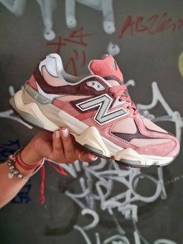 Жіночі кросівки New Balance 9060 Cherry Blossom фото