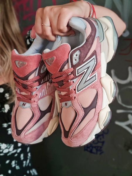 Жіночі кросівки New Balance 9060 Cherry Blossom фото