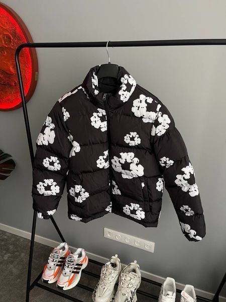 Зимняя куртка Denim Tears The Cotton Wreath Puffer Jacket 'Black' фото