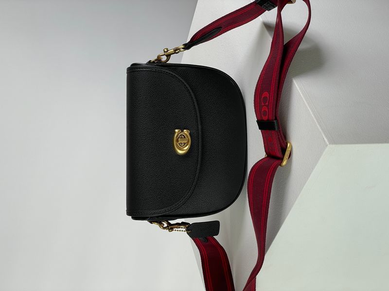 Женская сумка Coach Polished Pebble Willow Saddle Bag Black Premium фото