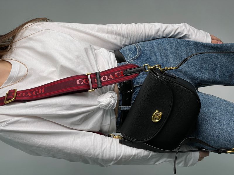 Женская сумка Coach Polished Pebble Willow Saddle Bag Black Premium фото