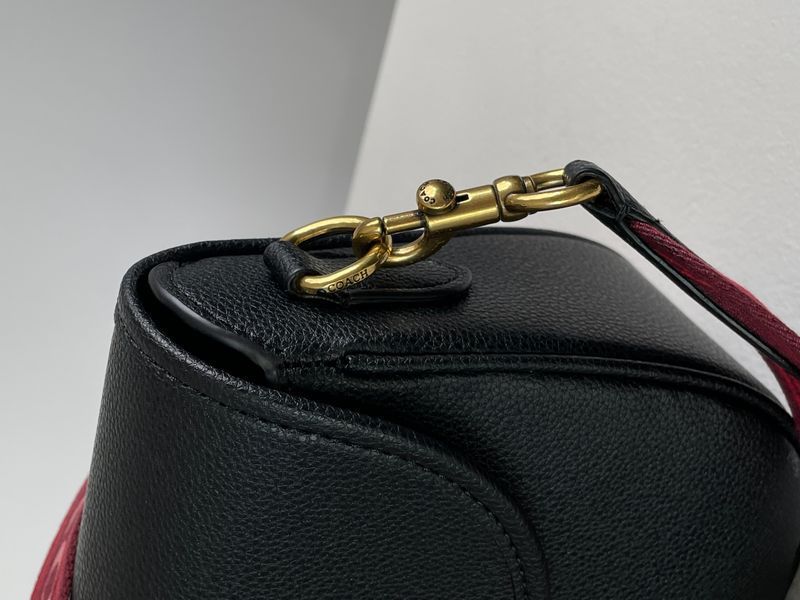 Женская сумка Coach Polished Pebble Willow Saddle Bag Black Premium фото