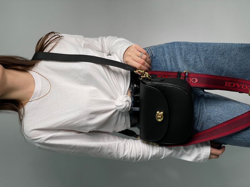 Женская сумка Coach Polished Pebble Willow Saddle Bag Black Premium фото