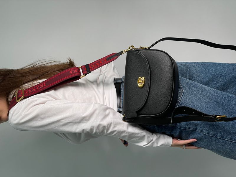 Женская сумка Coach Polished Pebble Willow Saddle Bag Black Premium фото