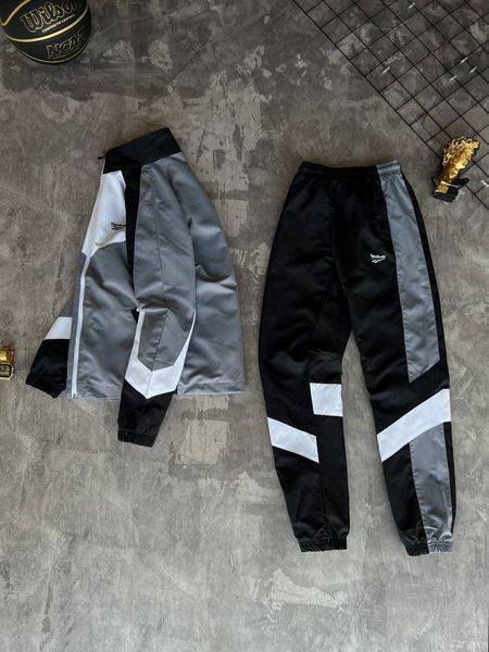 Спортивний костюм Reebok фото
