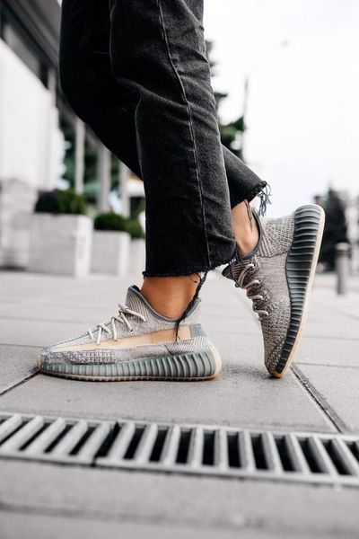 Мужские и женские кроссовки Yeezy Boost 350 v2 ISRAFIL Adidas фото