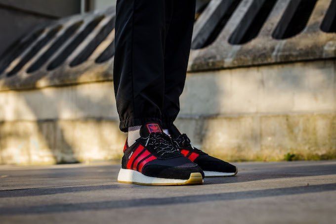 Чоловічі кросівки Iniki Runner Black/Red Adidas фото