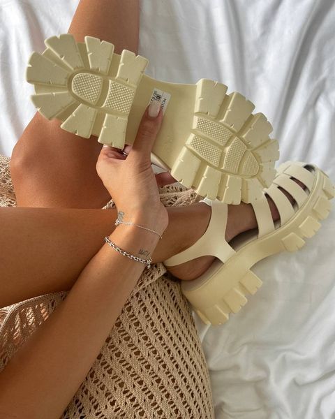 Жіночі сандалі Prada Monolith Platform Sandals Beige фото
