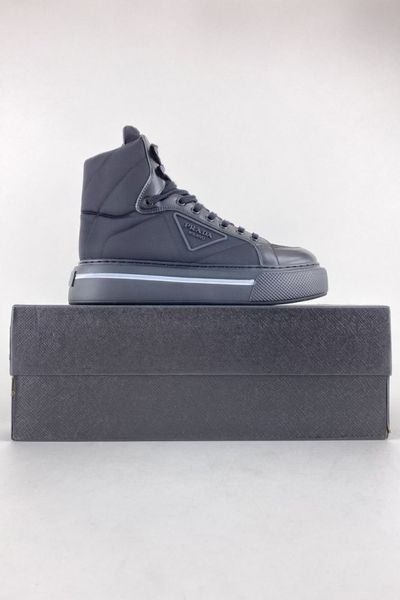 Зимові жіночі ботинки з натуральної шкіри PRADA Milano High Top Вlack фото
