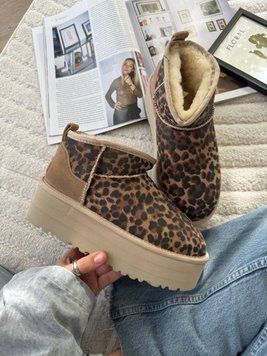 Жіночі зимові ботинки UGG Classic Ultra Mini Platform Leo PREMIUM фото