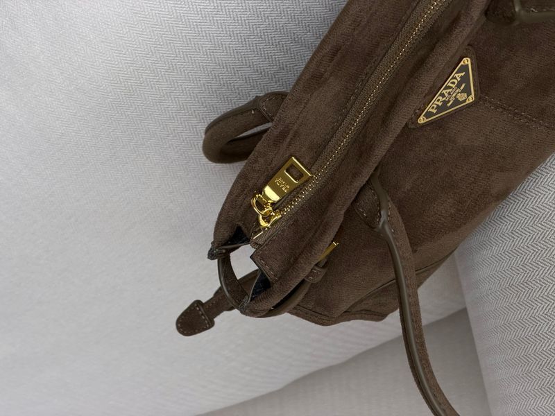 Жіноча сумка Prada Bonnie Medium Suede Handbag Haki Premium фото