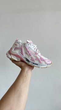 Женские кроссовки Premium Balenciaga Runner Trainers White Pink фото