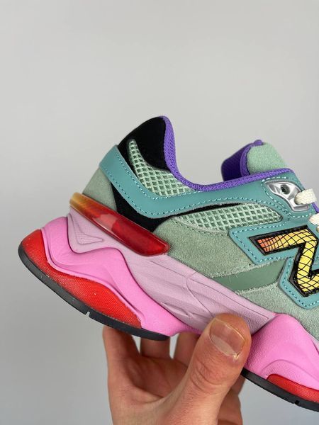 Жіночі кросівки New Balance 9060 Warped Multicolor фото