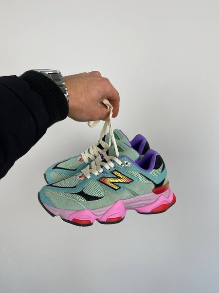 Жіночі кросівки New Balance 9060 Warped Multicolor фото