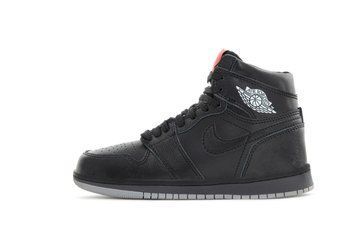 Чоловічі та жіночі кросівки Nike Air Jordan 1 Black Fur фото
