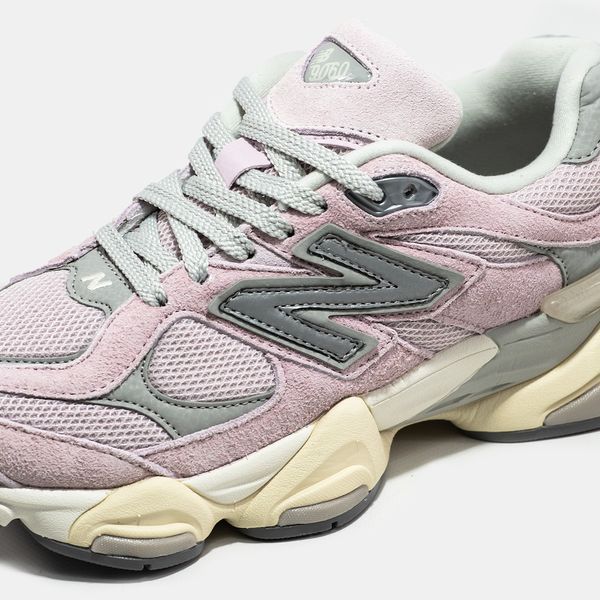 Жіночі кросівки New Balance 9060 Light Pink фото