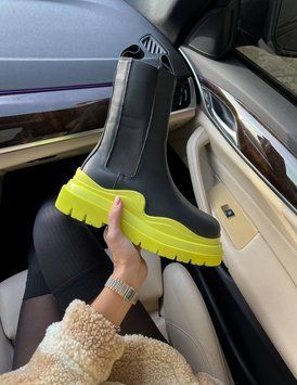 Зимові жіночі черевики з хутром Bottega Veneta Black Yellow 8302 фото