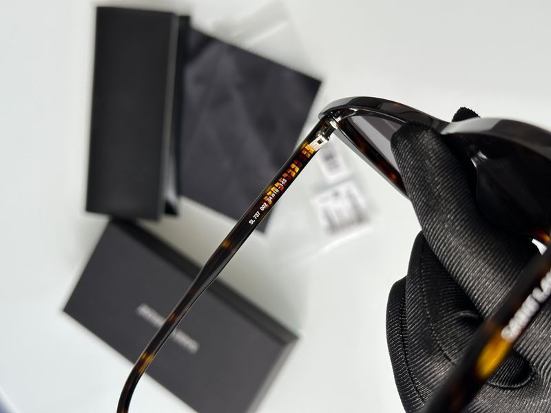 Солнцезащитные очки Yves Saint Laurent SL 737 002 Brown/Black Premium фото