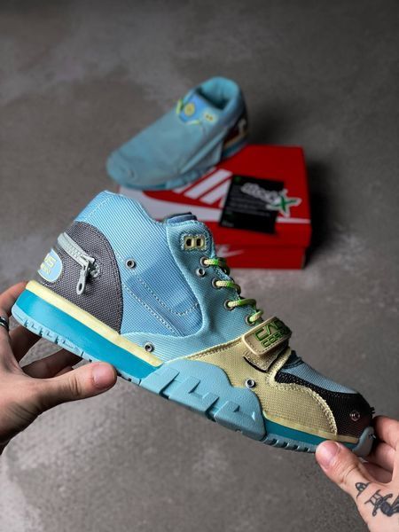 Чоловічі кросівки Nike Air Trainer 1 Travis Scott Blue Haze фото