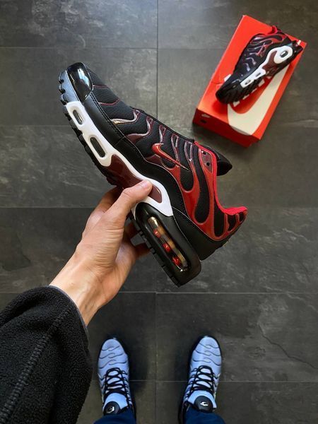 Мужские баскетбольные кроссовки Nike Air Max Plus Tn Black Red фото
