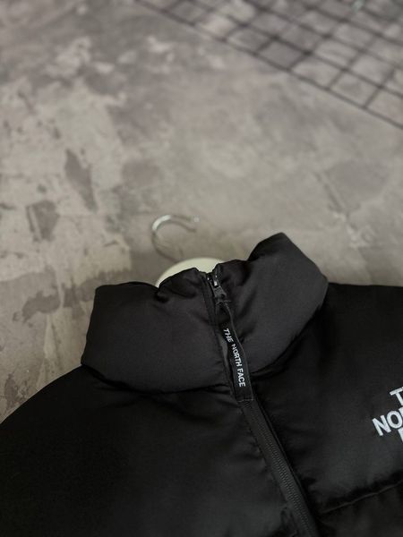 Зимняя куртка THE NORTH FACE Black фото