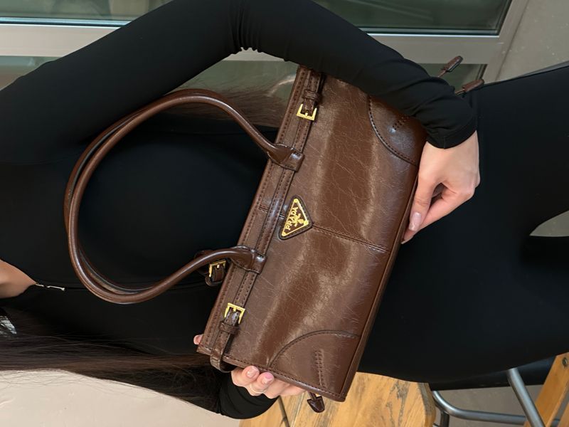 Жіноча сумка Prada Medium Leather Handbag Chocolate Premium фото